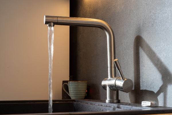 Modern kitchen faucet