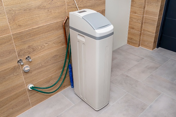 Water softener system in home